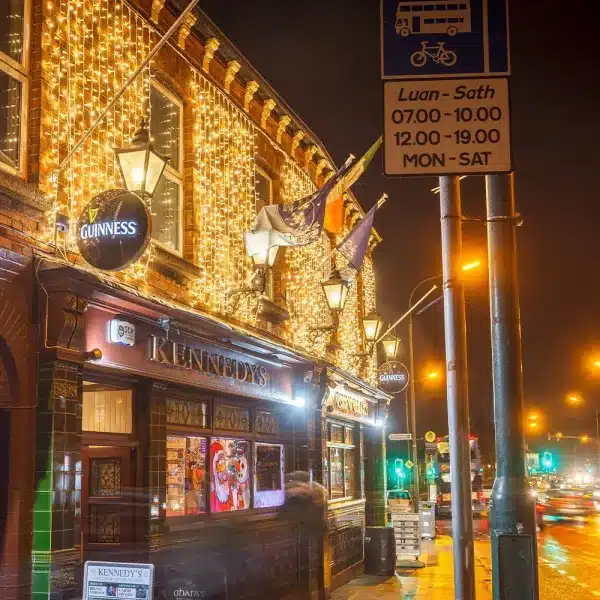 LED curtain lights 3m warm white in Kennedys Pub