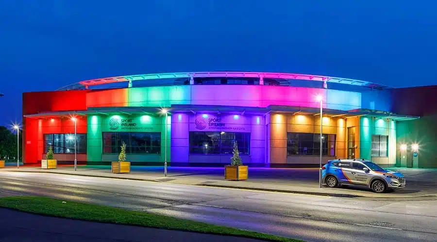 Architectural lighting for commercial buildings and public spaces